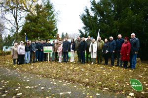 На Тернопільщині діти, військові та лісівники долучилися до висадки символічного «мільярдного дерева»